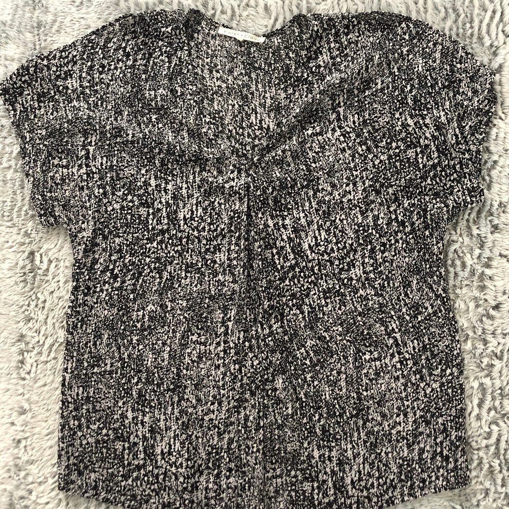 Short-sleeved business casual blouse